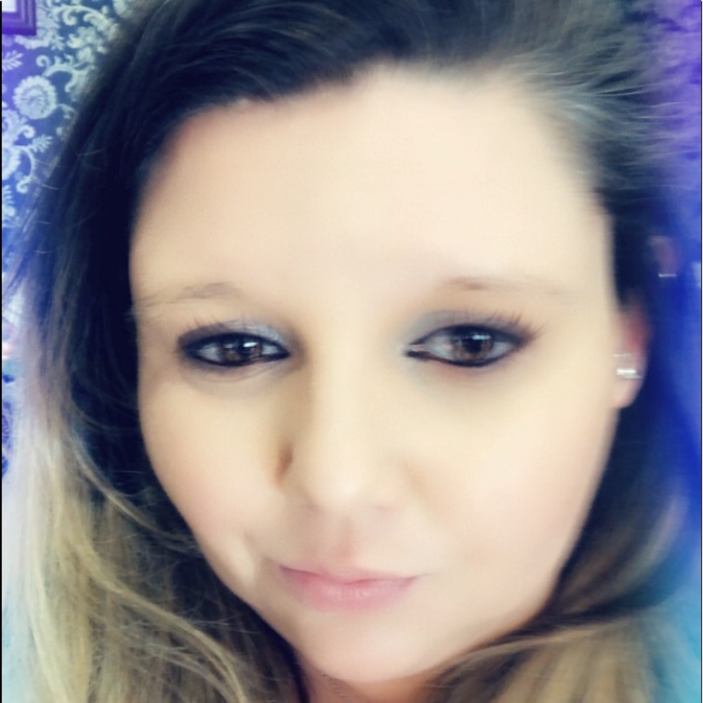 Meet your Posher, Cami